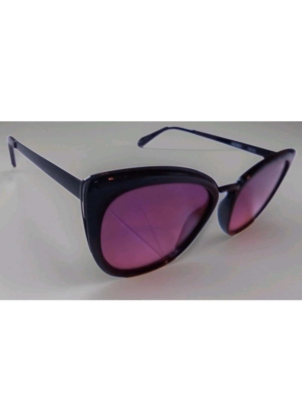 Quay Australian Cat Eye French Kiss Sunglasses Honey 1212 Polarized Lens